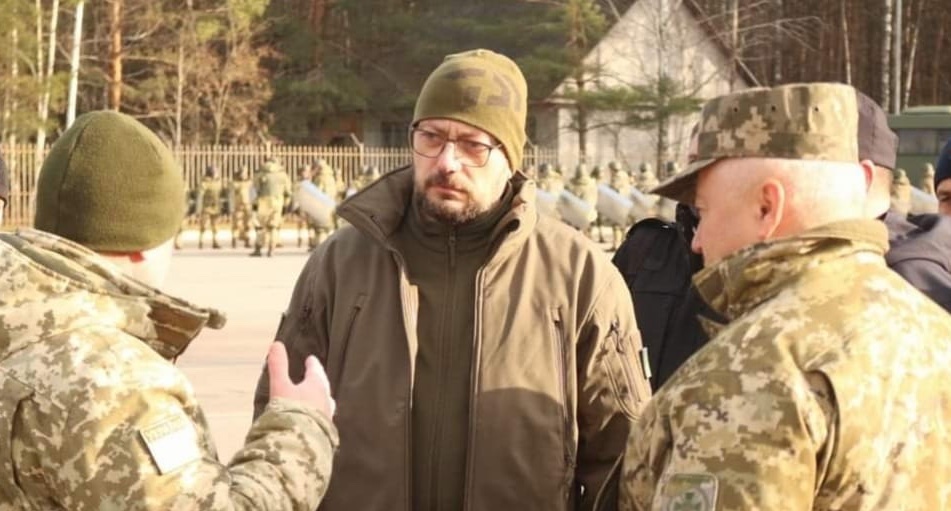 Глава ОГА Чаус: По Чернигову бьют каждые 15 минут. Есть подвалы, где люди неделю без еды - Фото