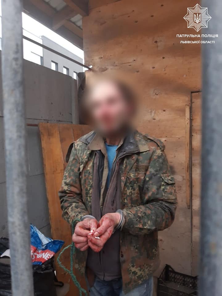 Фото: Патрульная полиция Львовской области Во Львове задержали двух человек по подозрению в работе на оккупантов – ОВА