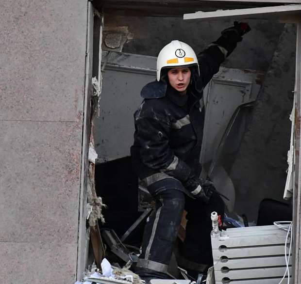 Россияне убили 12 человек в здании Николаевской ОВА. Фото и видео последствий авиаудара