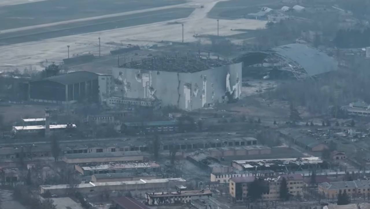 Гостомельський аеропорт (фото – скриншот відео)
