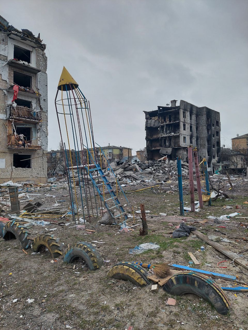 Бородянку під Києвом майже повністю зруйновано — фото, відео