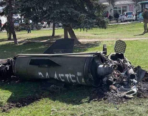 . Россияне написали на ракете "за детей" – и убили ею в Краматорске четверых детей: фото