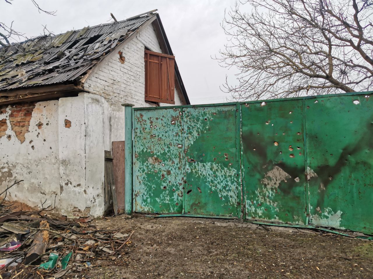 Село Ивановка с первых дней попало под обстрелы. Фото: Дмитрий Белобров "Они говорили: элитное у вас село". Как Ивановка под Черниговом пережила 25 дней оккупации