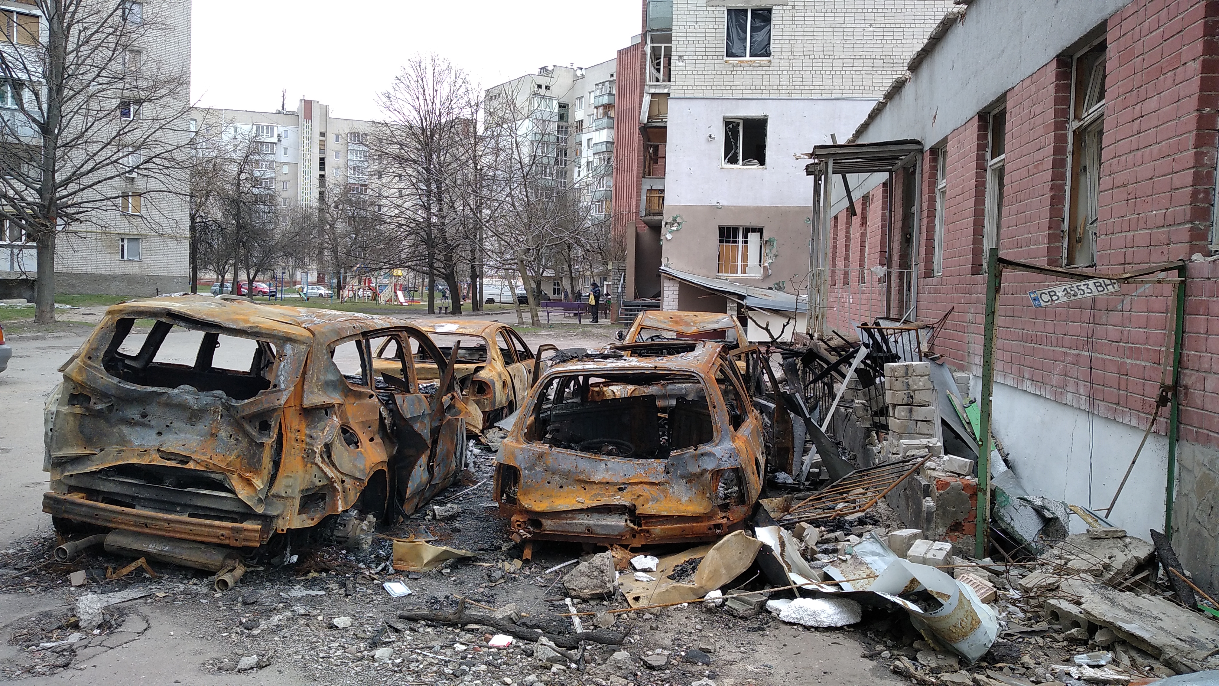 "Обстрелы многоэтажек – просто так были, нагнать страх". Жизнь деблокированного Чернигова
