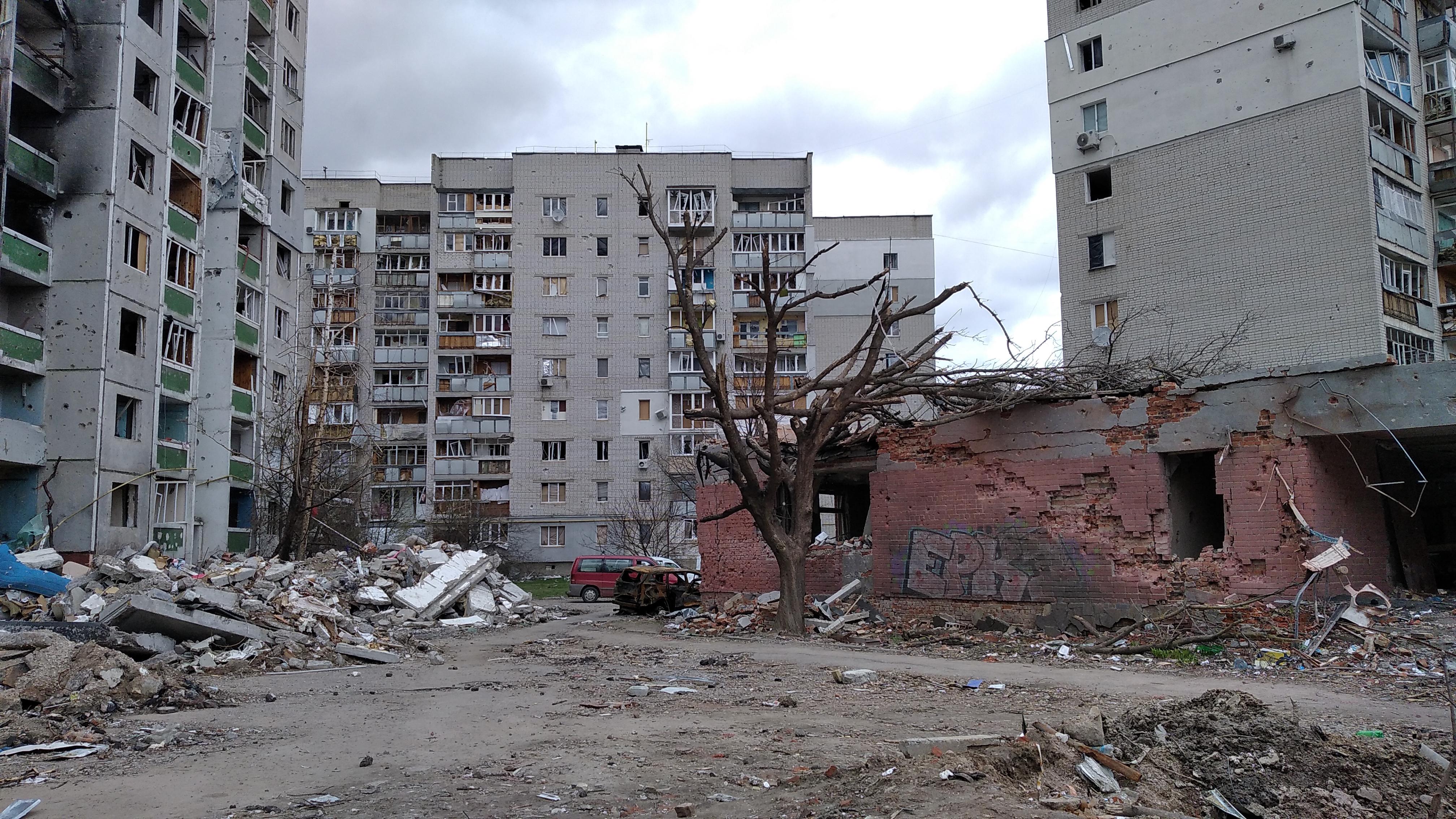 "Обстрелы многоэтажек – просто так были, нагнать страх". Жизнь деблокированного Чернигова