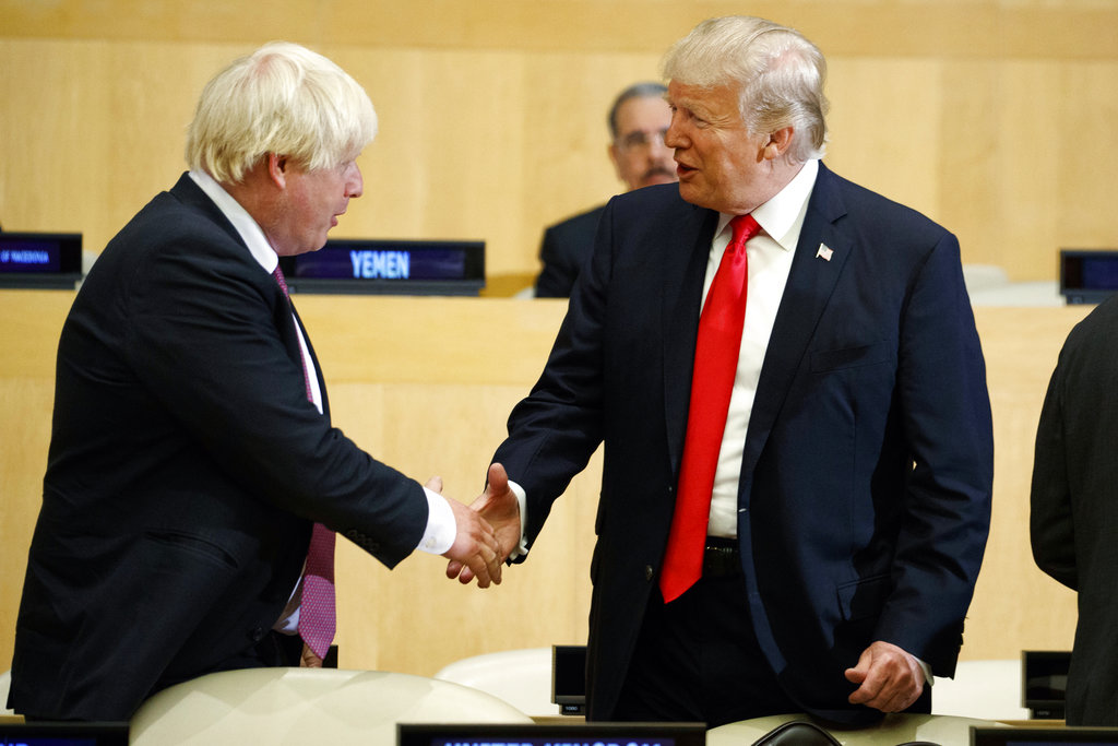 Борис Джонсон и Дональд Трамп, 2017 год (фото – Эван Уччи/AP)