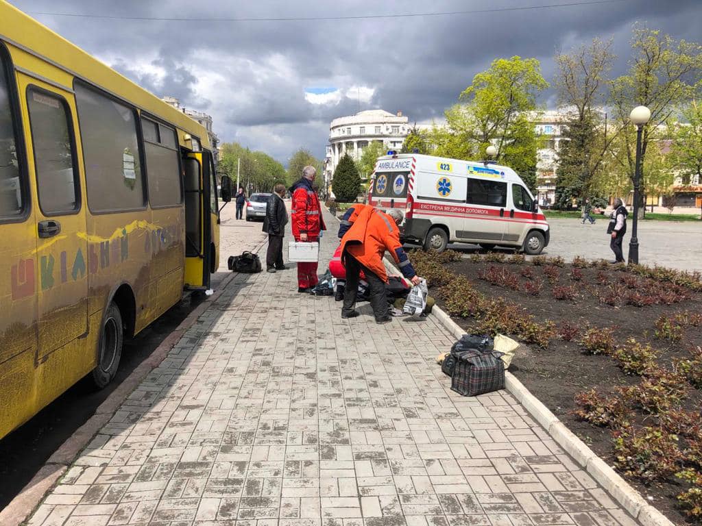 Автобус эвакуации (Фото - Facebook Сергій Гайдай) Автобус эвакуации (Фото - Facebook Сергій Гайдай)