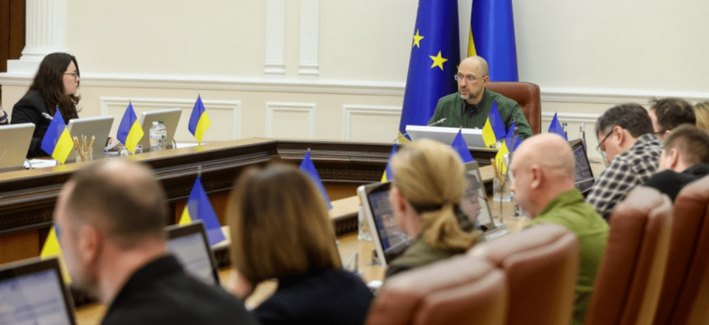 Бізнес-тиждень: брак пального, торгівля без квот, старт плану Маршалла, майже дефолт РФ