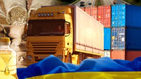 Україна нарощує експорт та імпорт. Падіння товарообігу сповільнилося — Держмитниця