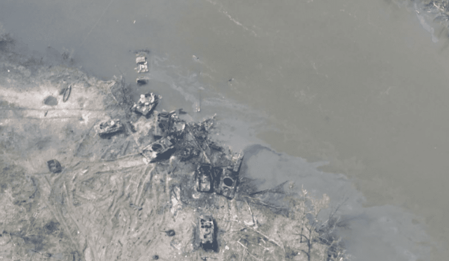 ЗСУ за добу зруйнували два понтонні мости через Сіверський Донець: фото супутника
