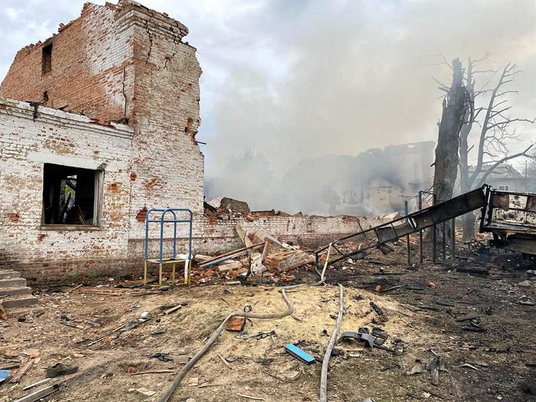 Росія обстріляла Новгород-Сіверський у Чернігівській області. Є загиблі та поранені: фото