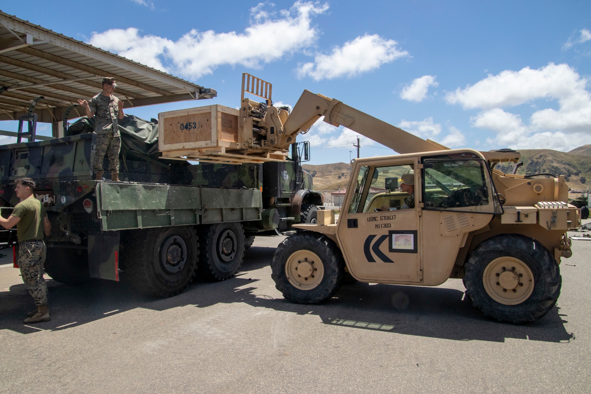 У Пентагоні показали відвантаження гаубиць М777 для України – фото