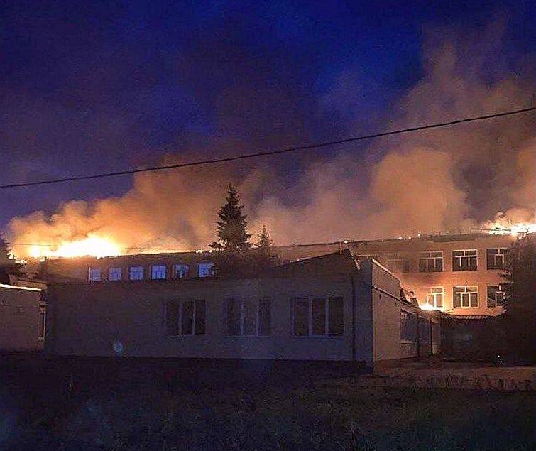Авдеевка (Фото: Телеграм Мусы Магомедова) "Один из самых жутких обстрелов города с 2014 года". Россияне бьют по Авдеевке
