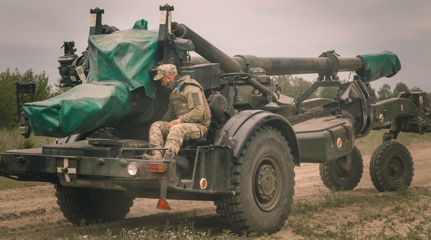 ВСУ уже бьют российских оккупантов из гаубиц FH70 от Италии: фото и характеристики