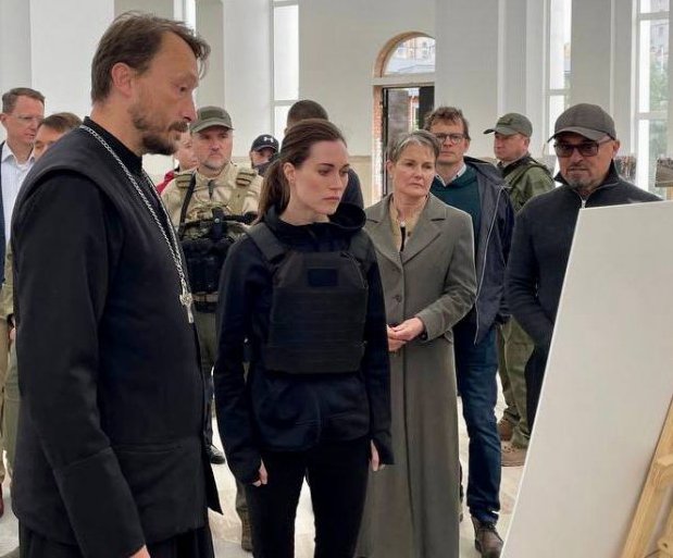 Фінській прем'єрці Санні Марін показали Ірпінь та Бучу: промовисті фото