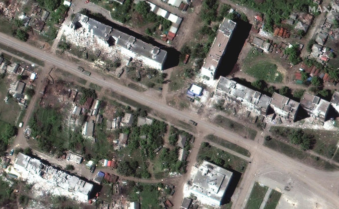 Maxar показала последствия боев на Донбассе со спутника: свежие фото Попасной и Лимана