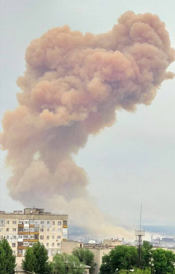 Удар по химзаводу в Северодонецке (фото – Telegram Сергей Гайдай/ Луганская ОГА (ОВА))