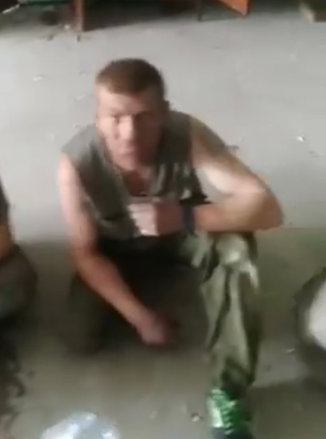 Взятый в плен в Северодонецке военнослужащий РФ (Фото – Facebook Юрій Бутусов) Взятый в плен в Северодонецке военнослужащий РФ (Фото – Facebook Юрій Бутусов)
