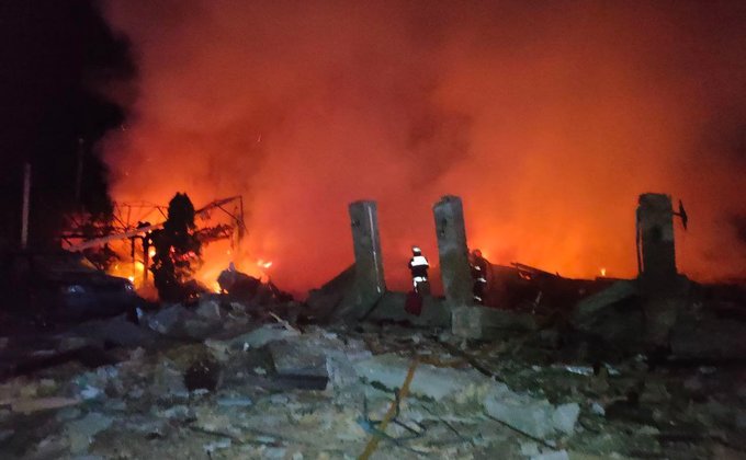 Армия РФ ночью обстреляла Харьков: пожары тушили четыре часа, двое погибших – фото
