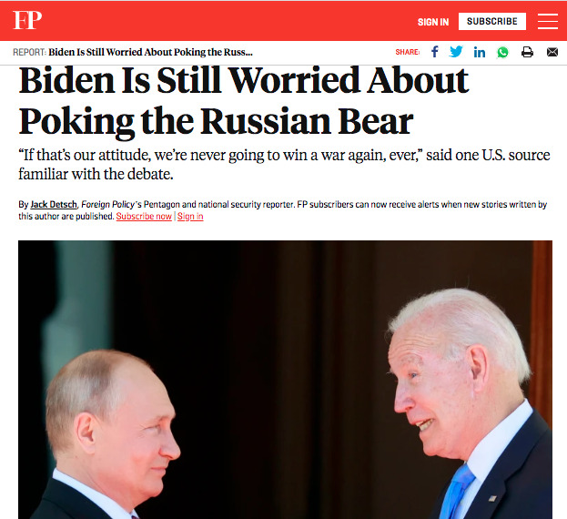 Почему Байден не дает системы ATACMS, Путин примеряет маску Петра І. Обзор западных медиа