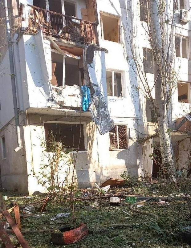 Ракетный удар по Николаеву с утра: повреждены многоэтажки в спальном районе, есть жертвы