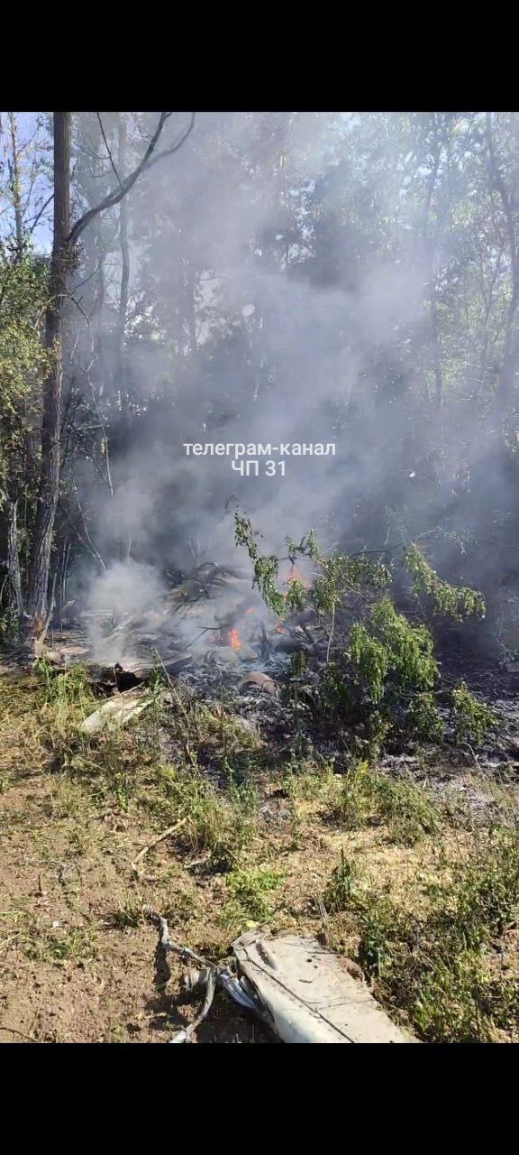 У Бєлгородській області впав і вибухнув російський штурмовик Су-25 – фото, відео