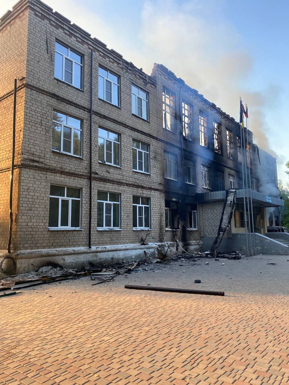 Школа №6 в Авдеевке после удара оккупантов (Фото – Telegram Павло Кириленко / Донецька ОДА)