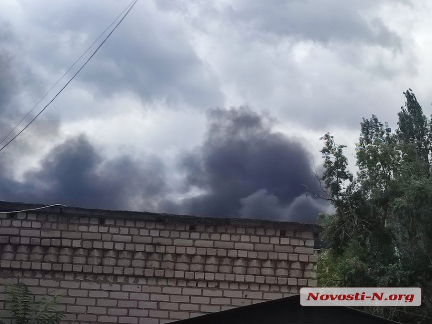 Россия атаковала Николаев семью ракетами: есть погибший, повреждены дома и предприятия
