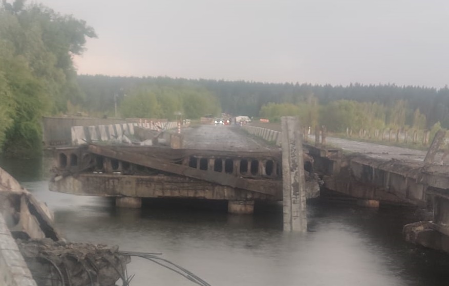 Завтра відновлюється рух по мосту через річку Ірпінь. У червні його знищила блискавка