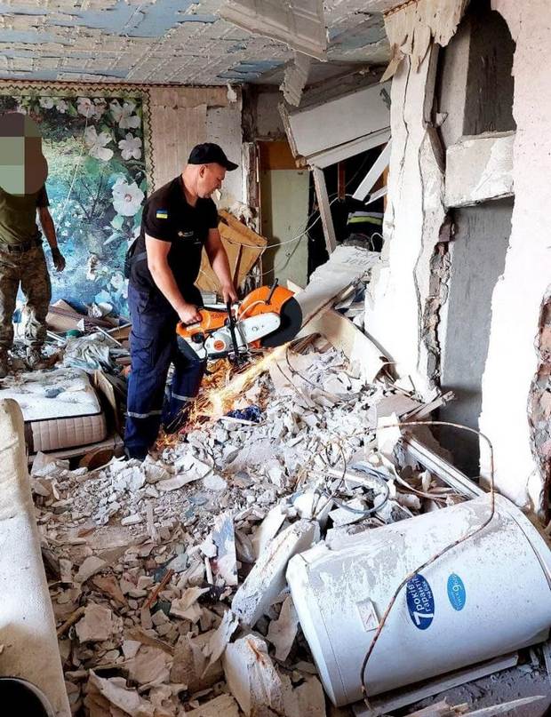 Росія вночі розбомбила будинки курортної Сергіївки під Одесою: 21 загиблий – відео та фото