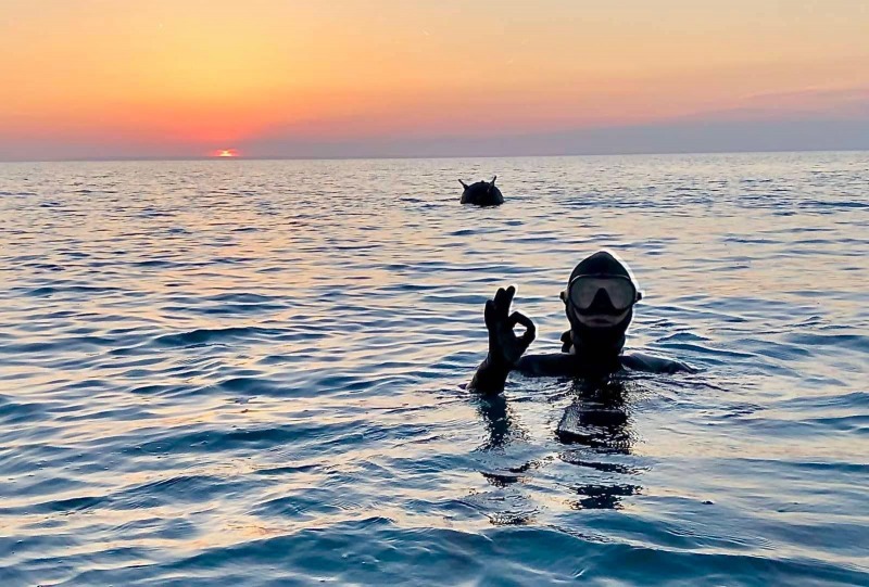 Біля берегів Болгарії виявили морську міну. Її сфотографували та знищили водолази
