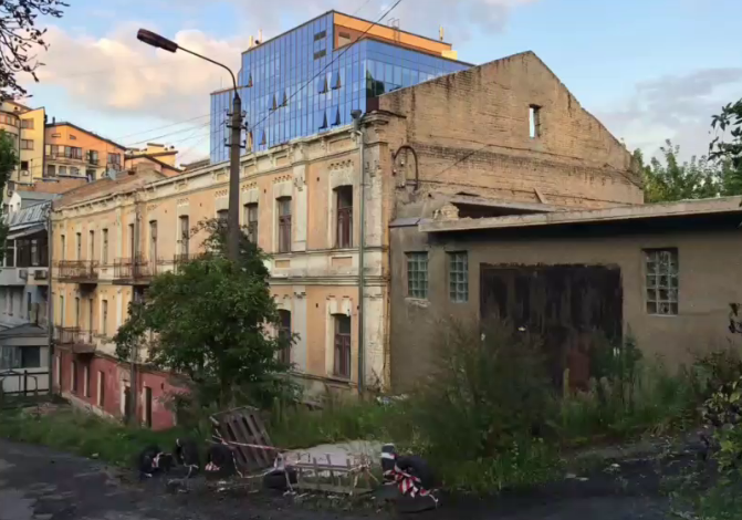 Киев отбился от РФ. Но его снова атакует застройка: что происходит с сокровищами города