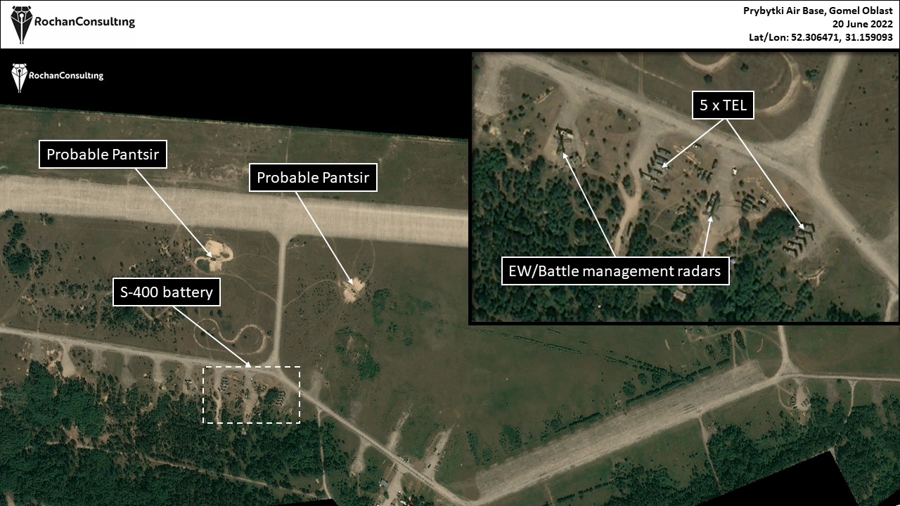 Опубликованы спутниковые снимки техники на аэродроме, который Лукашенко отдал россиянам