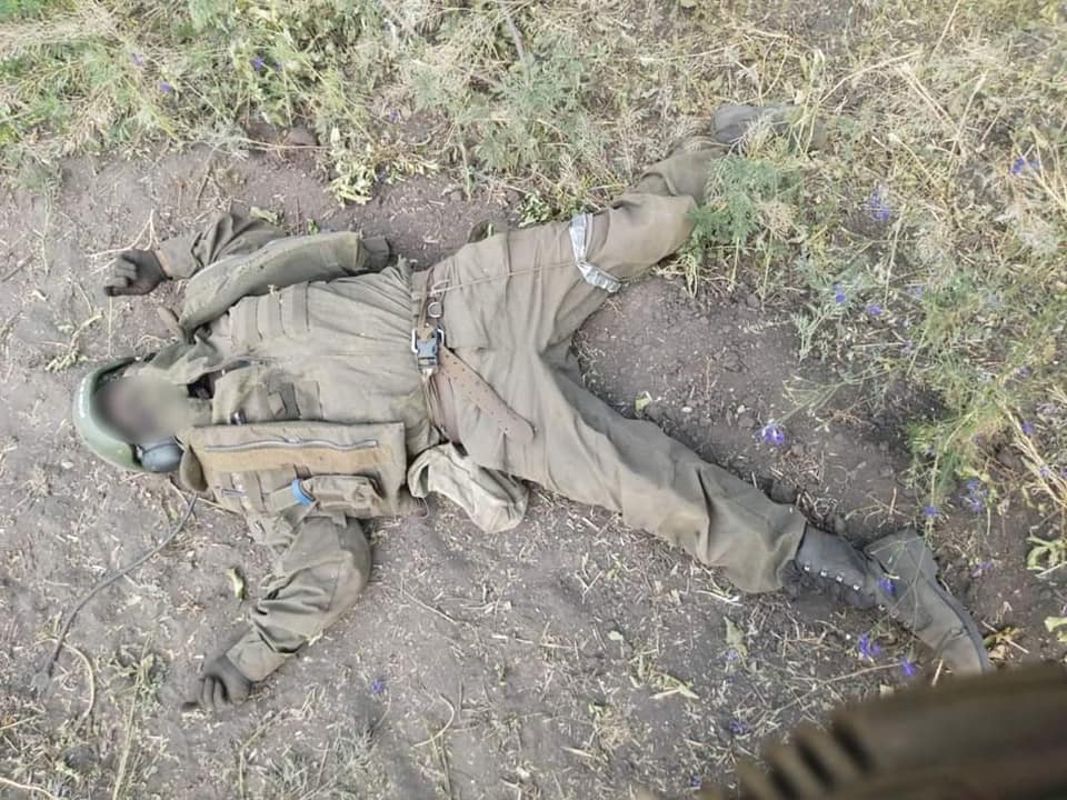 Фото: facebook.com/GeneralStaff.ua Десантники ЗСУ вивели з ладу п'ять російських танків і взяли в полон окупантів: фото