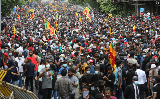 В Шри-Ланке протестующие ворвались в резиденцию президента: он сбежал – фото, видео