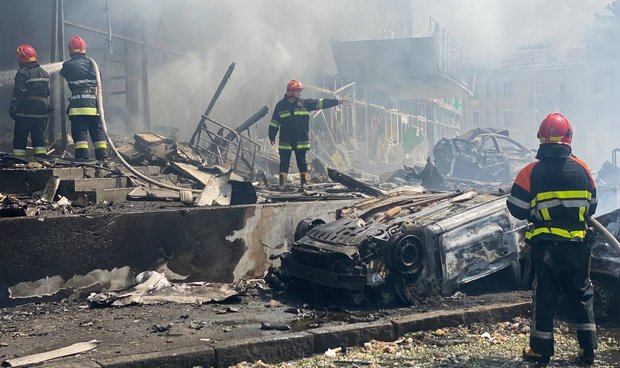 Теракт Росії в центрі Вінниці: 23 загиблих, серед них троє дітей, десятки поранених. Фото і відео