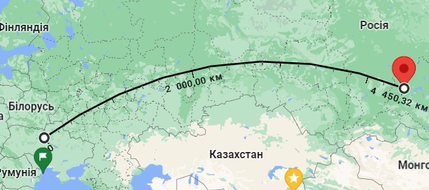 Кадр дня. Семья убитого оккупанта в 4500 км в Сибири на кухне с холодильником из Украины