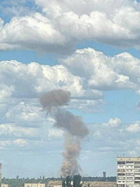Удар по Антонівському мосту у Херсоні: російські окупанти показали відео пошкоджень
