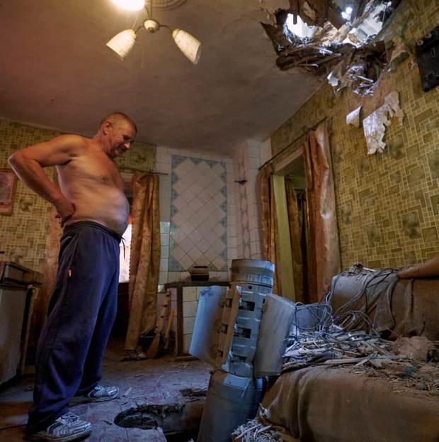 Россия ракетами ПВО разбомбила здания в Чугуеве, ударила из РСЗО под Краматорском: фото