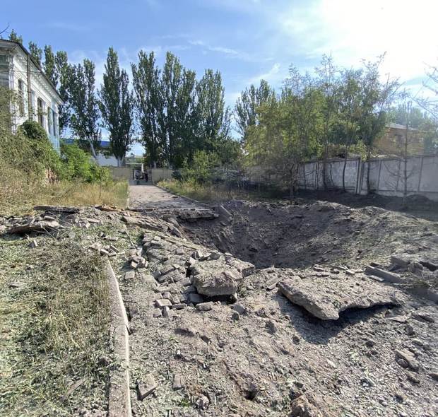 Россия ракетами ПВО разбомбила здания в Чугуеве, ударила из РСЗО под Краматорском: фото