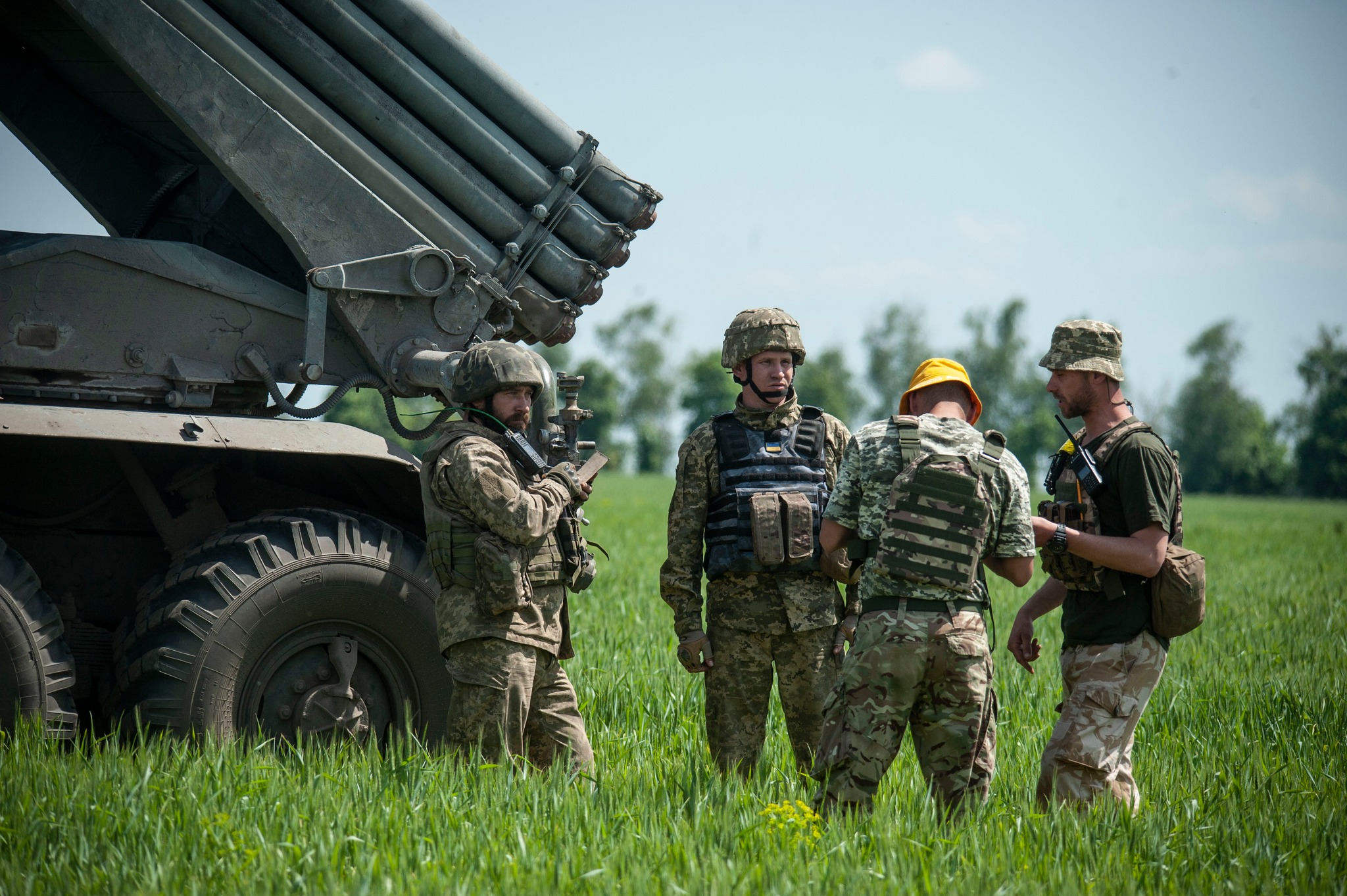 "Нація під загрозою. Відпочинку немає". Як триває мобілізація та коли військові повернуться з фронту