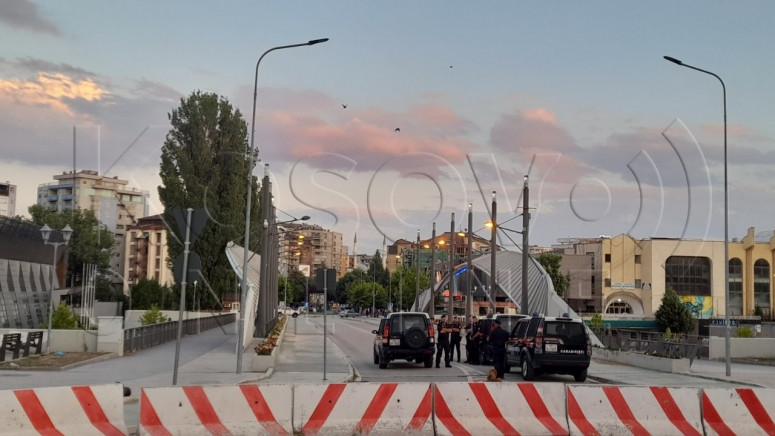Ібарский мост Обострение в Косово: сербы начали блокировать дороги, было слышно сирены и стрельбу