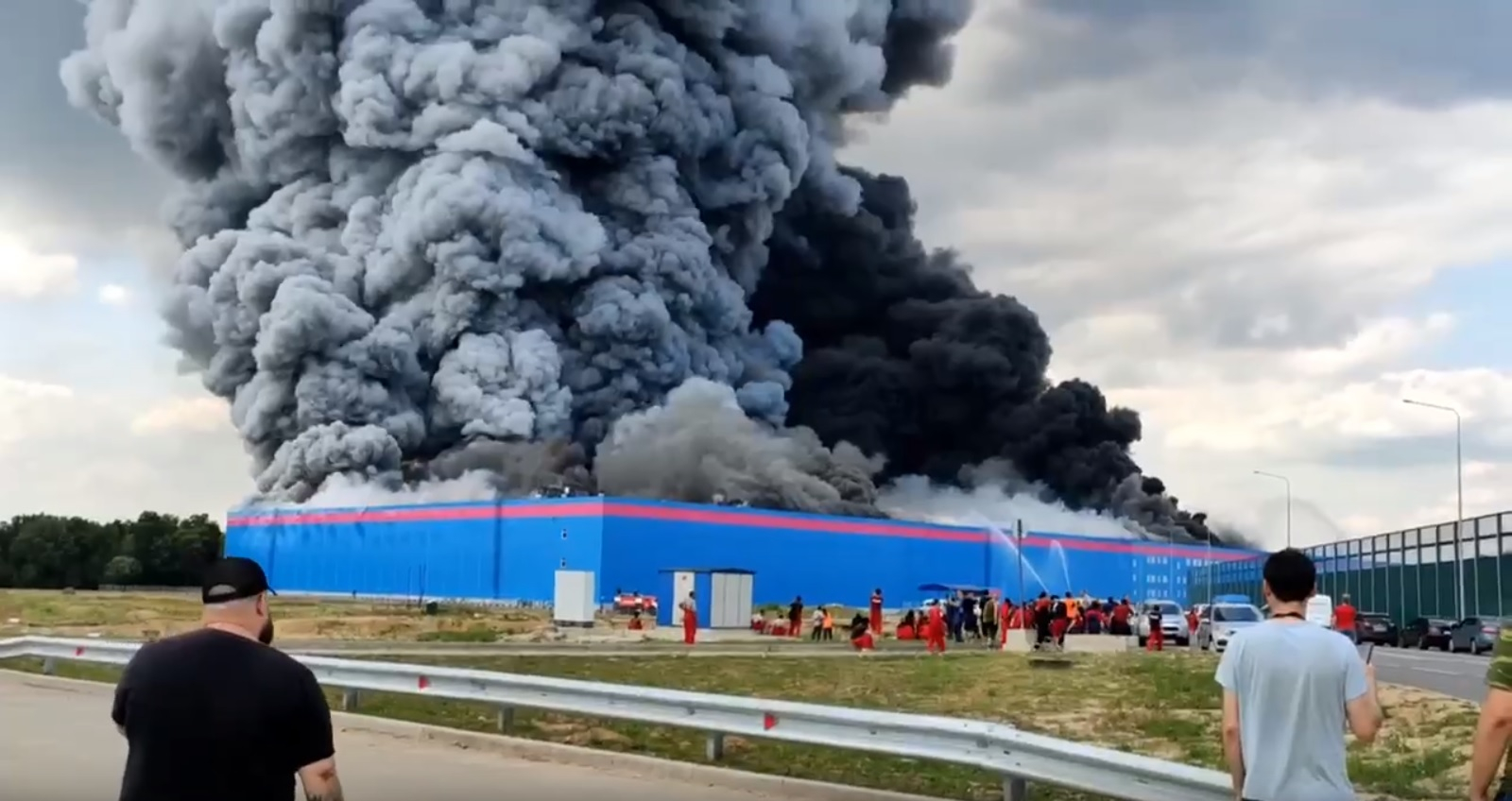 Пожежа на складі Ozon (Фото: соцмережі)