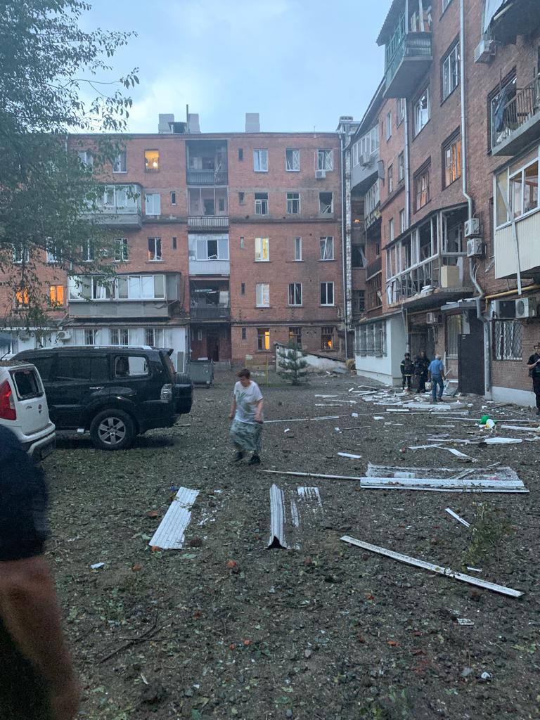 Россия рано утром обстреляла Харьков: есть прилет во двор дома в центре города
