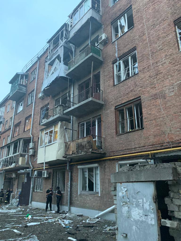Россия рано утром обстреляла Харьков: есть прилет во двор дома в центре города