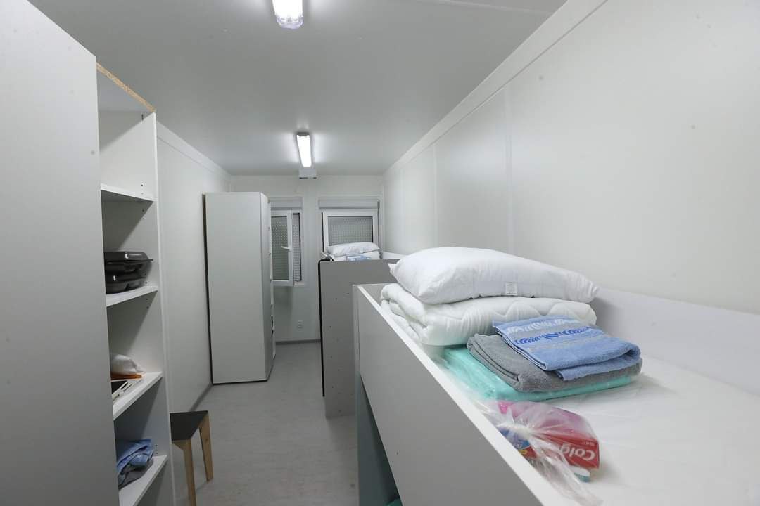 В Ирпене открыли временный модульный городок для утративших жилье: фото