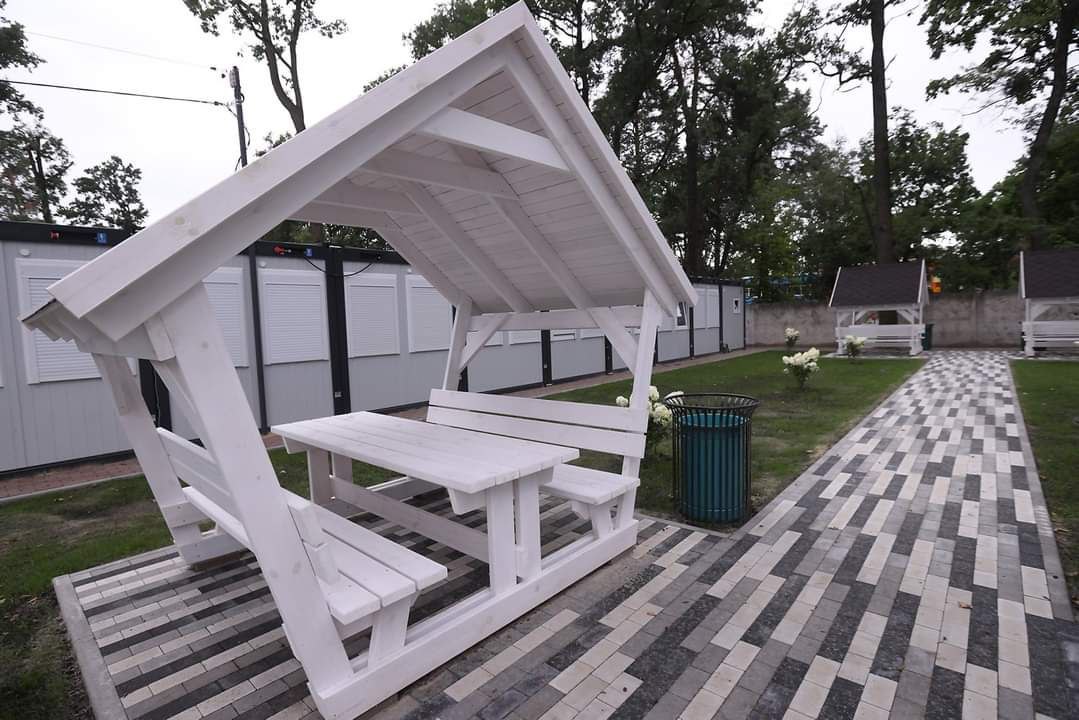 Фото: t.me/markushyn В Ирпене открыли временный модульный городок для утративших жилье: фото
