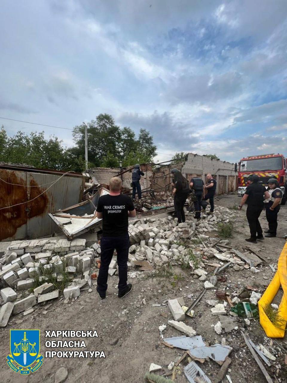 Окупанти з РСЗВ обстріляли трамвайне депо у Харкові: фото, відео
