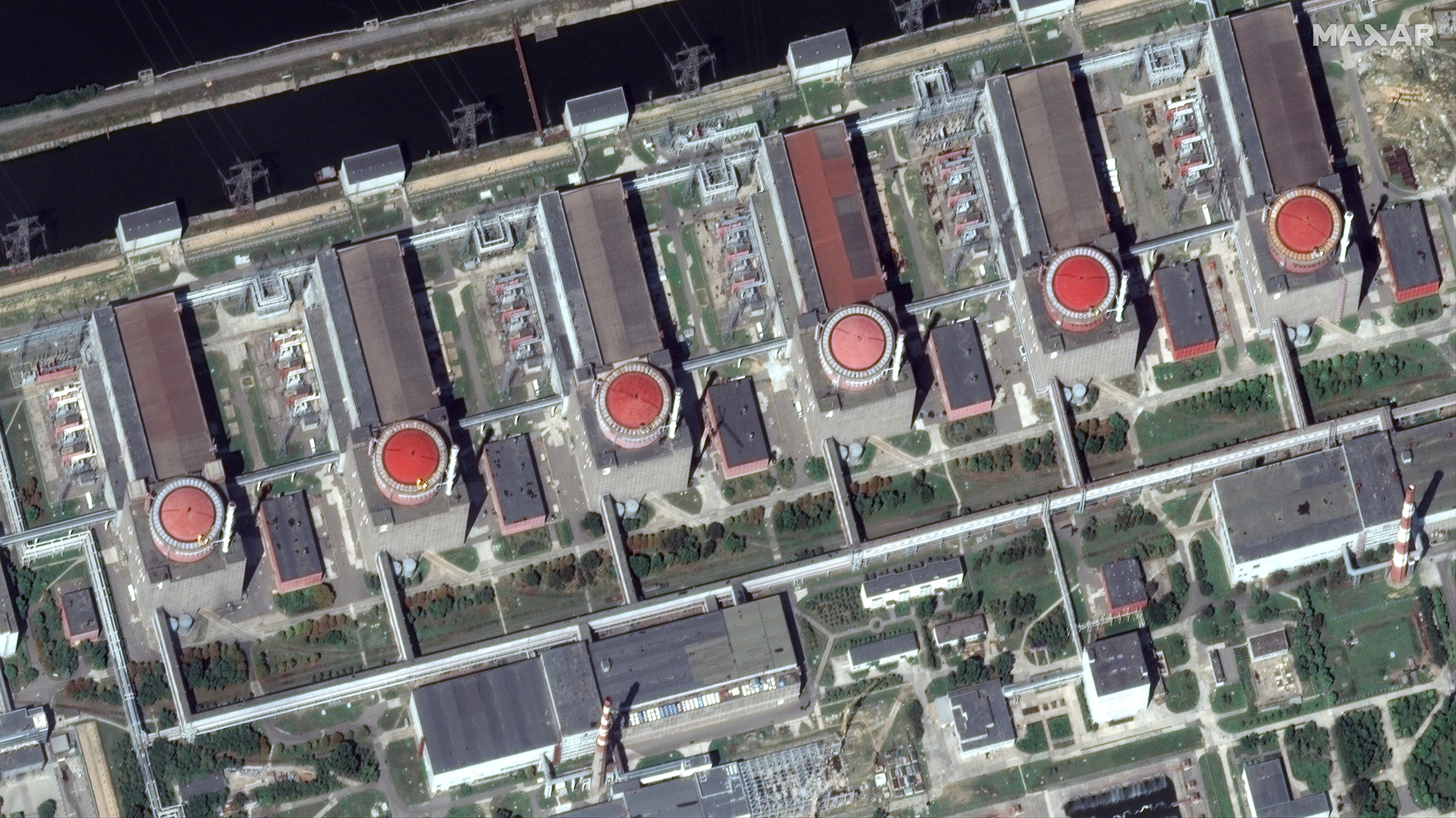 Спутниковый снимок территории Запорожской АЭС 19 августа 2022 года (Фото – Twitter Maxar Technologies)