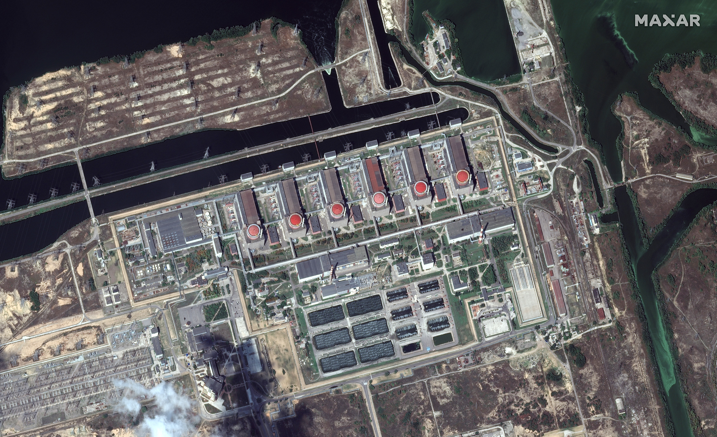 Спутниковый снимок территории Запорожской АЭС 19 августа 2022 года (Фото – Twitter Maxar Technologies)
